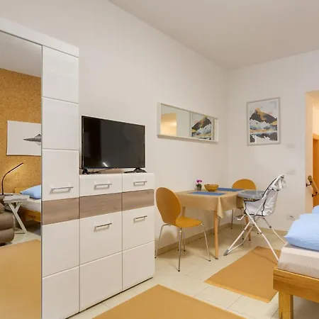 Peters Apartment *